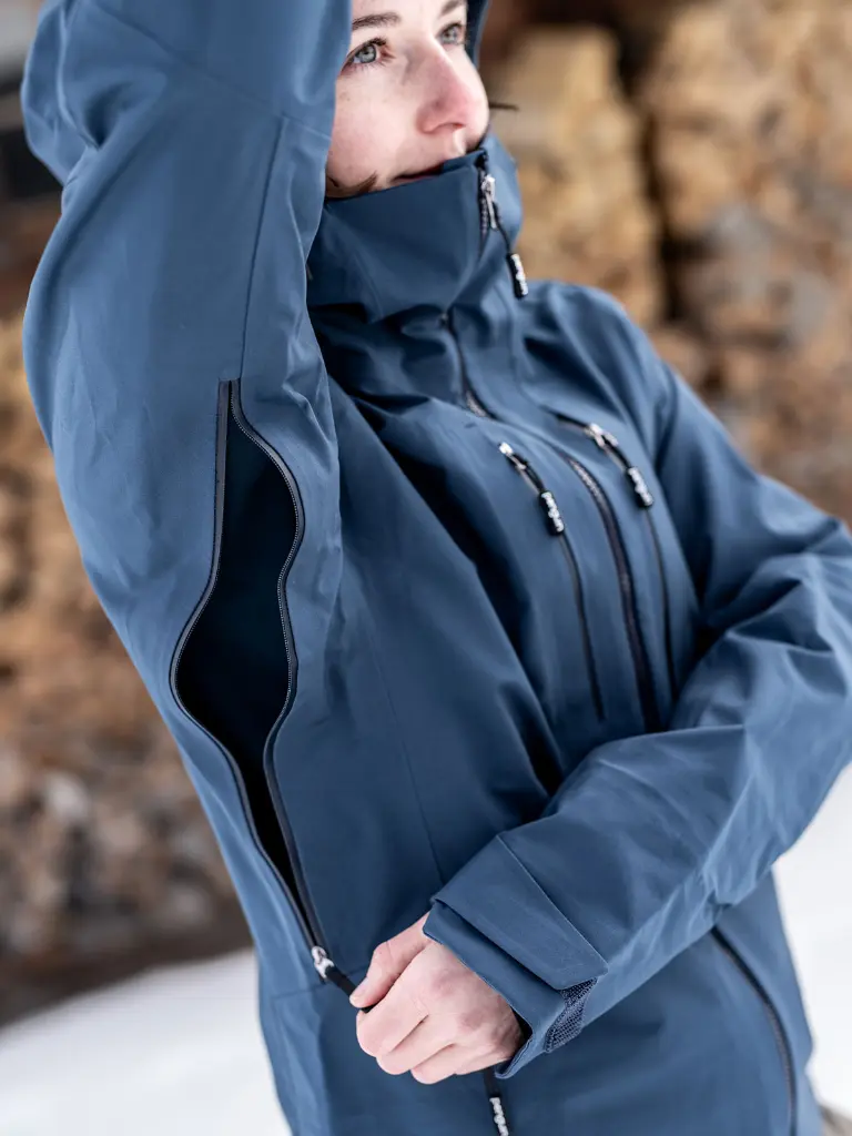 261-1-Women-Dermizax-Jacket-Storm-Blue-2331.webp
