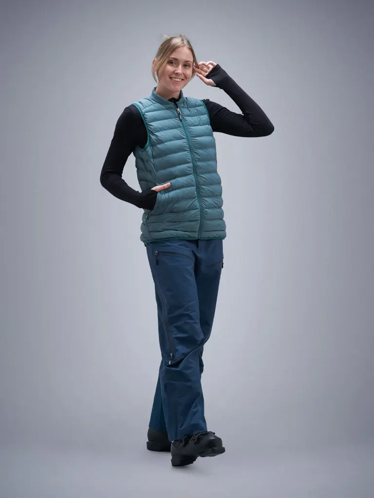 255-6-Women-Fiberball-Insulation-Vest-Fender-Green-RGB3.webp